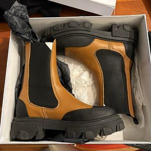 GANNI Leather Colorblock Chelsea Boot